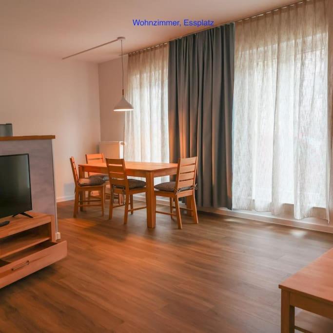 Freundliche Wohnung Mit Parkplatz Und Terrasse Neubrandenburg Dış mekan fotoğraf