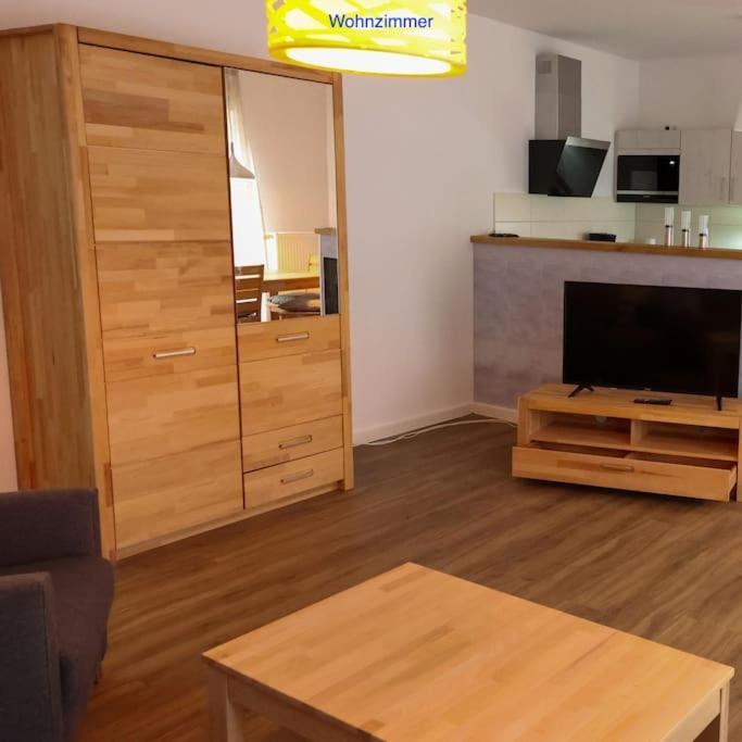 Freundliche Wohnung Mit Parkplatz Und Terrasse Neubrandenburg Dış mekan fotoğraf