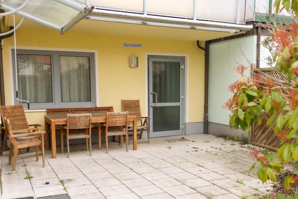 Freundliche Wohnung Mit Parkplatz Und Terrasse Neubrandenburg Dış mekan fotoğraf